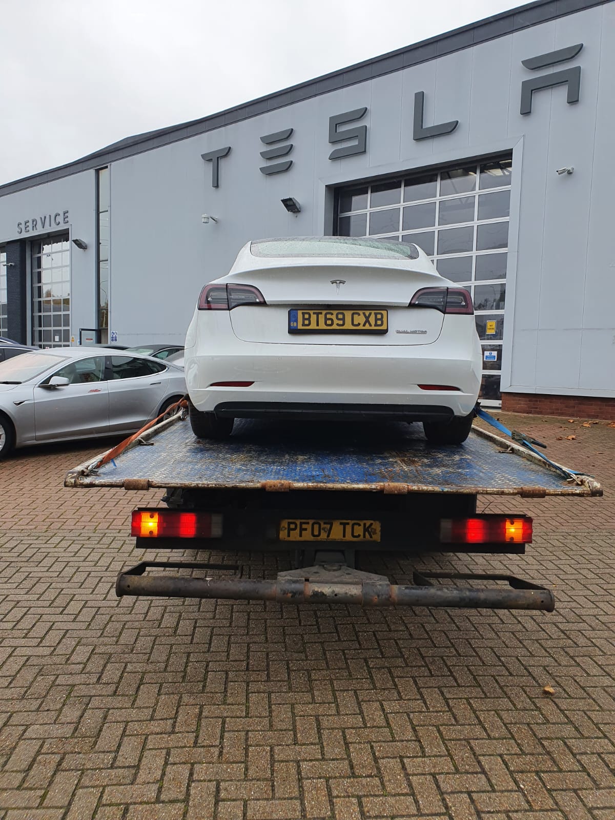 flatbed towing services london